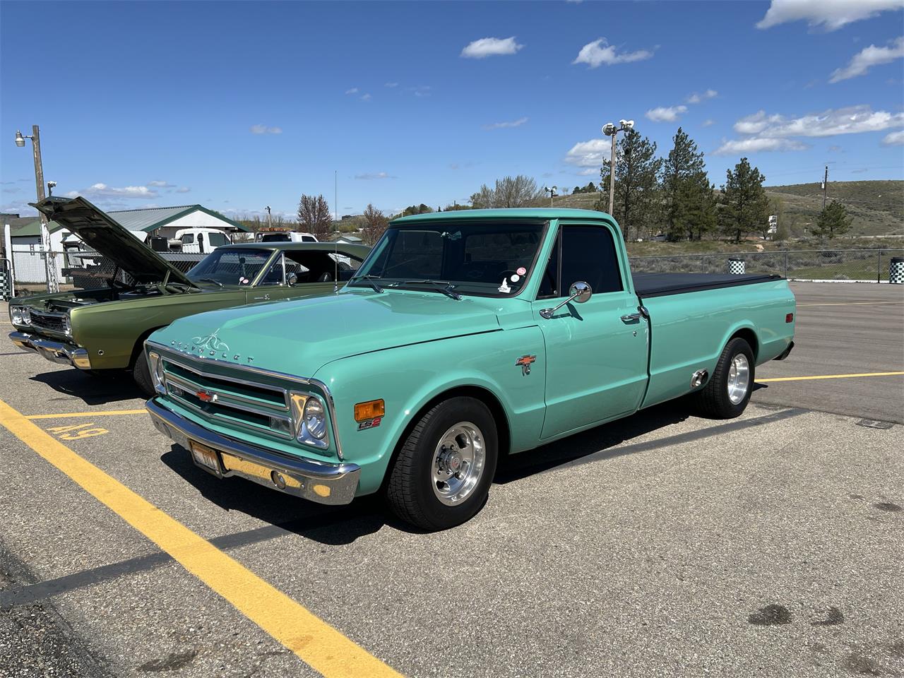 Chevrolet-C10-1968-Light-Green-Blackgray-leather-3