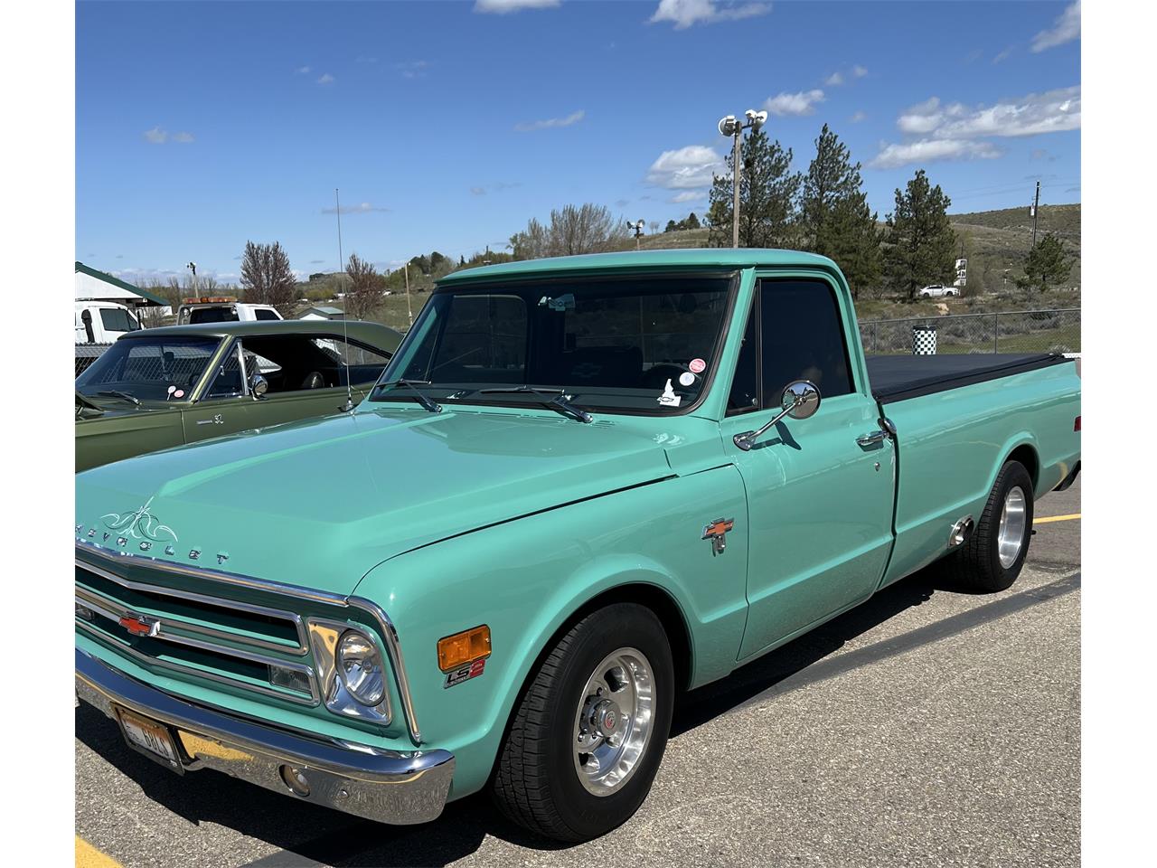 Chevrolet-C10-1968-Light-Green-Blackgray-leather-4