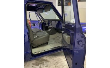 Chevrolet-C10-1968-METALLIC-BLUE-2-TONE-GREY-13