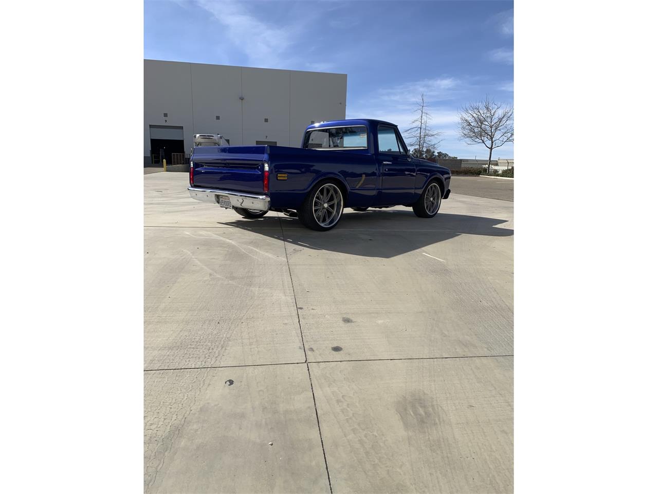 Chevrolet-C10-1968-METALLIC-BLUE-2-TONE-GREY-4