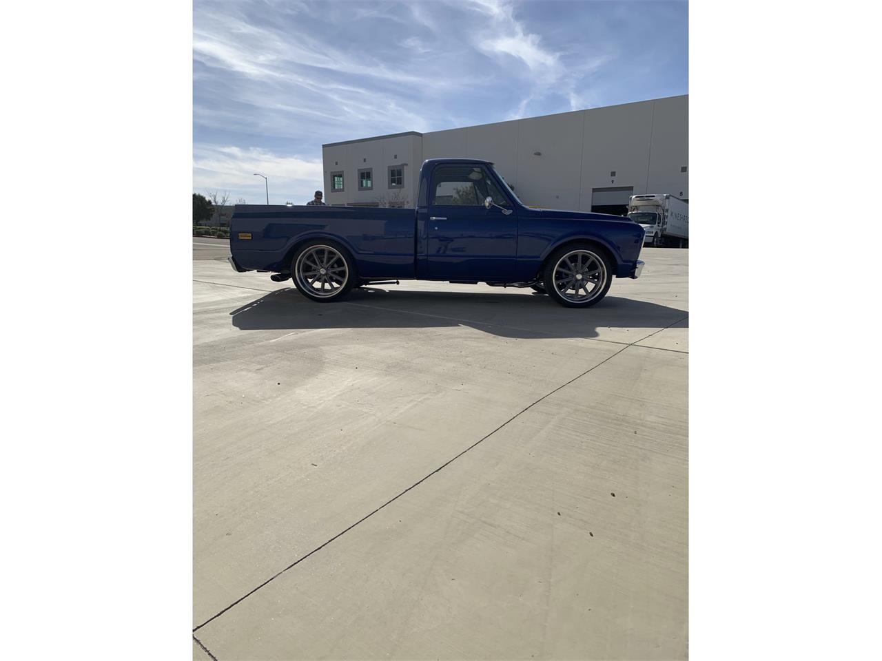 Chevrolet-C10-1968-METALLIC-BLUE-2-TONE-GREY-5