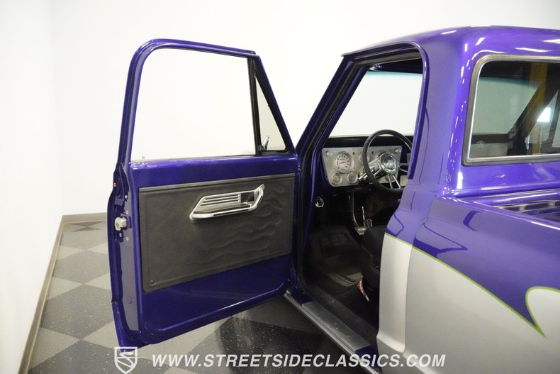 Chevrolet-C10-1968-Silver-17