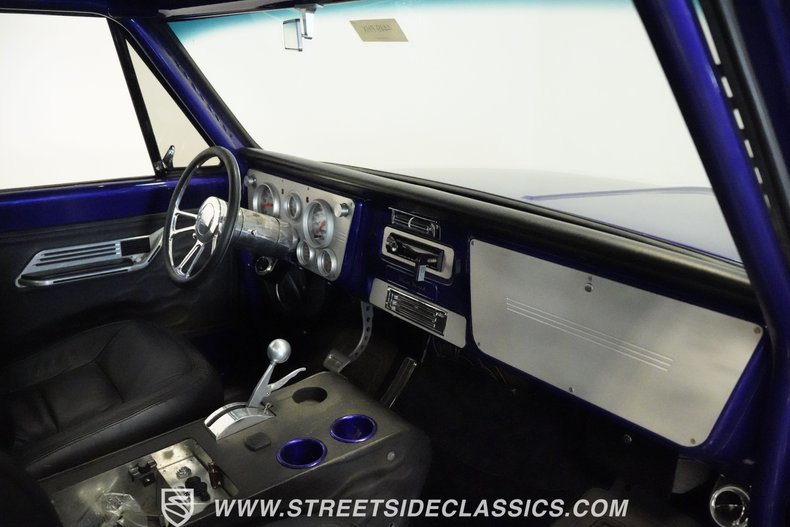 Chevrolet-C10-1968-Silver-23