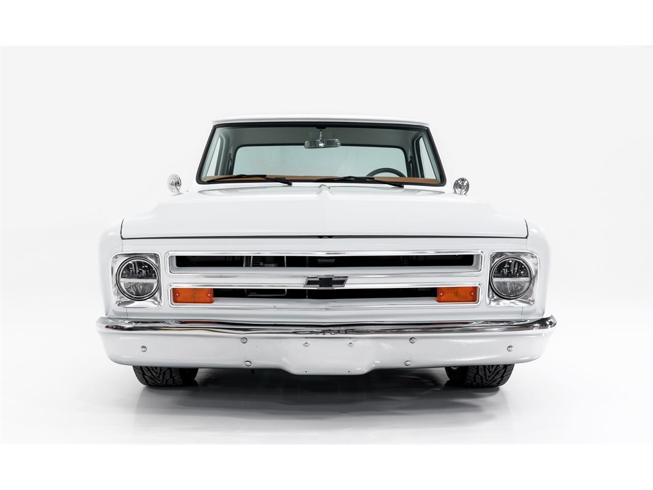 Chevrolet-C10-1968-White-Tan-5