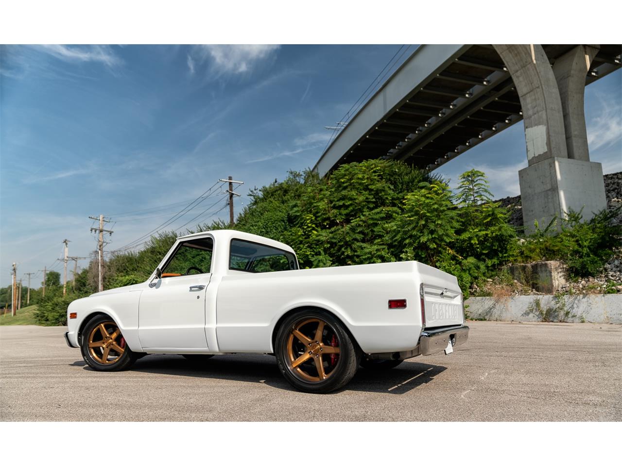 Chevrolet-C10-1968-White-Tan-6