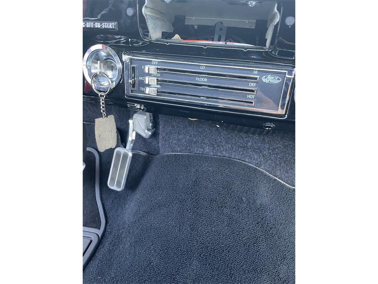 Chevrolet-C10-1969-Red-Black-19