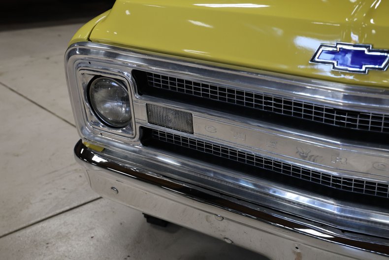 Chevrolet-C10-1969-Yellow-Black-22