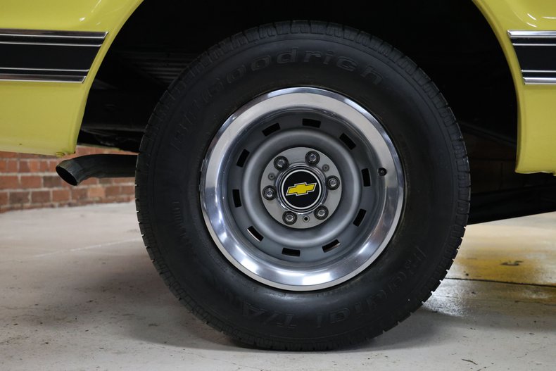 Chevrolet-C10-1969-Yellow-Black-28