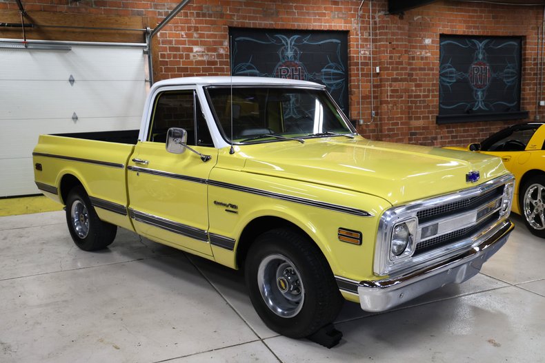 Chevrolet-C10-1969-Yellow-Black-3