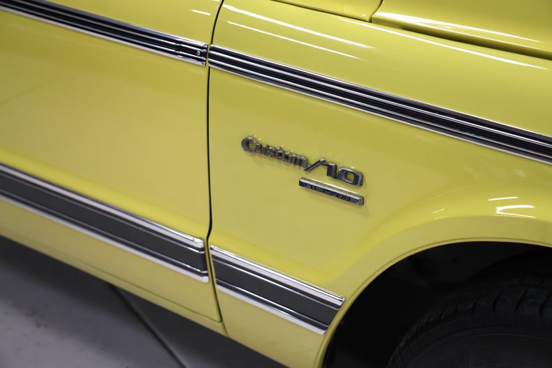 Chevrolet-C10-1969-Yellow-Black-31