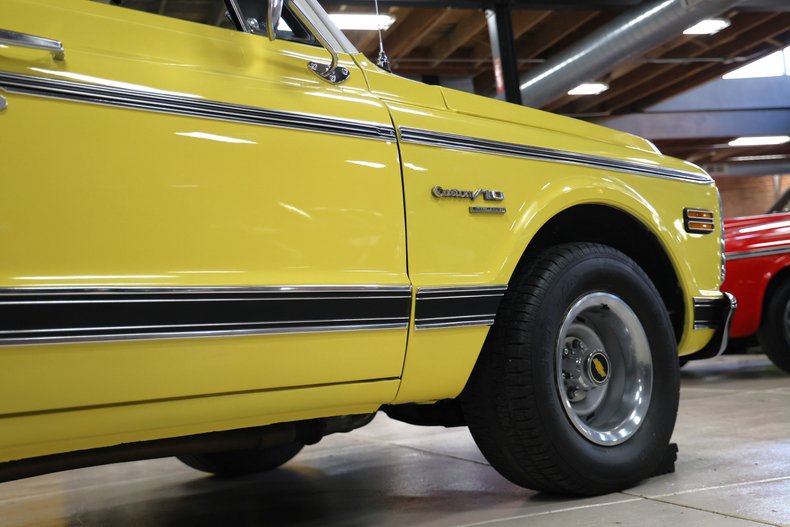 Chevrolet-C10-1969-Yellow-Black-37