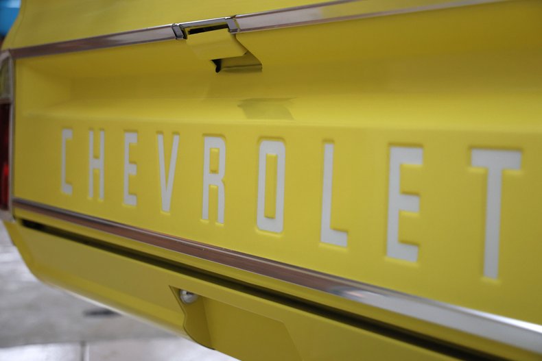 Chevrolet-C10-1969-Yellow-Black-40
