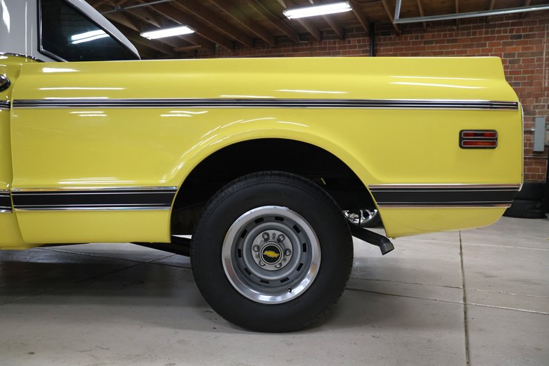 Chevrolet-C10-1969-Yellow-Black-48