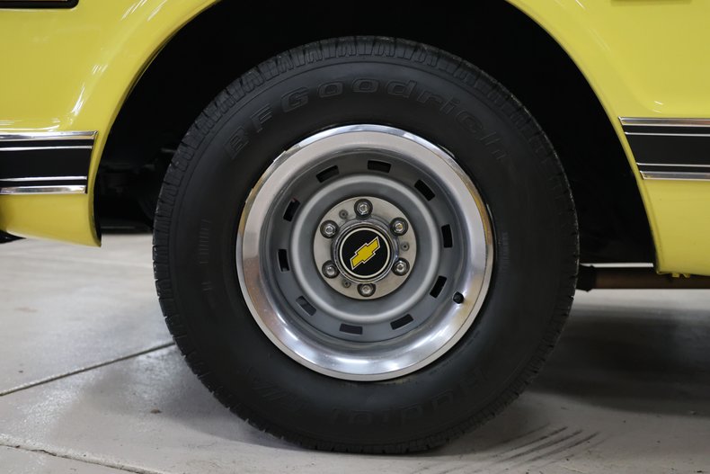 Chevrolet-C10-1969-Yellow-Black-49