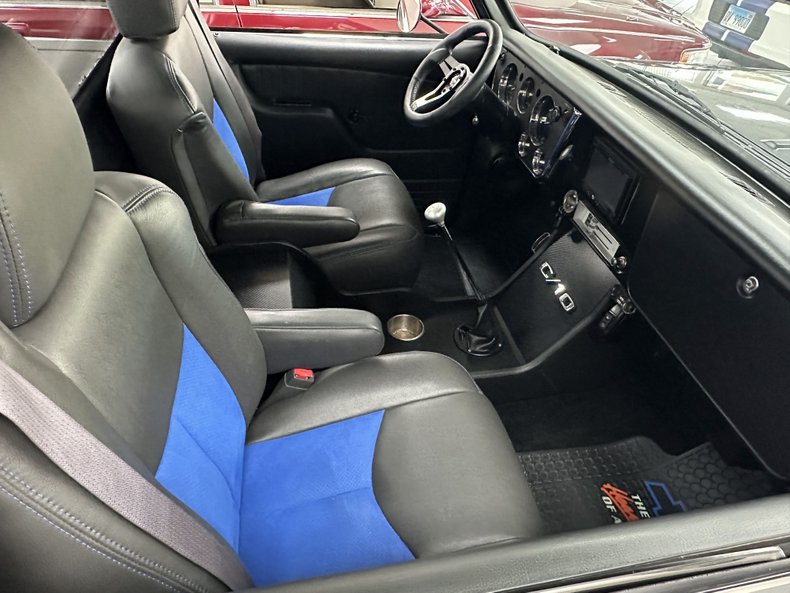 Chevrolet-C10-1970-Grey-Black-Blue-Recaro-2
