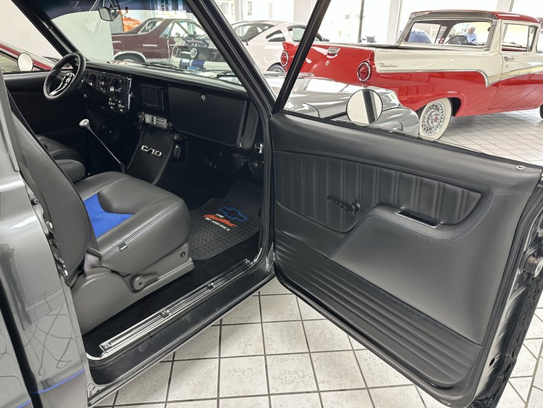 Chevrolet-C10-1970-Grey-Black-Blue-Recaro-9