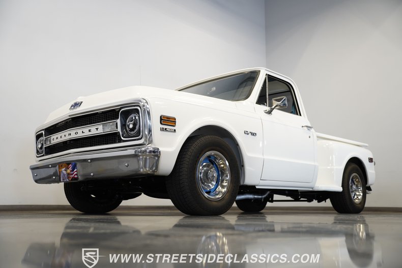 Chevrolet-C10-1970-White-Blue-10