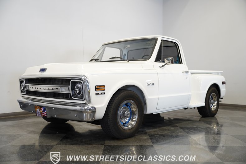 Chevrolet-C10-1970-White-Blue-11