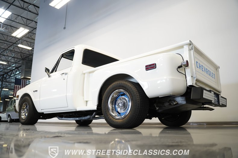 Chevrolet-C10-1970-White-Blue-16