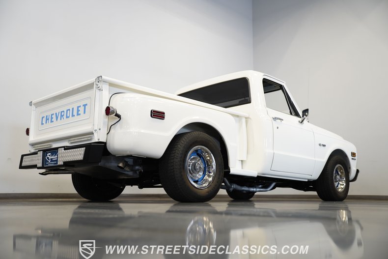 Chevrolet-C10-1970-White-Blue-19