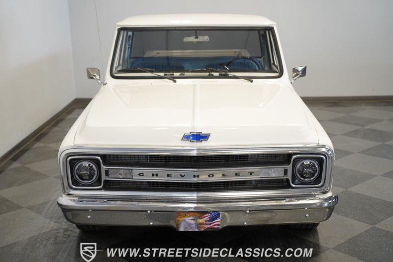 Chevrolet-C10-1970-White-Blue-26