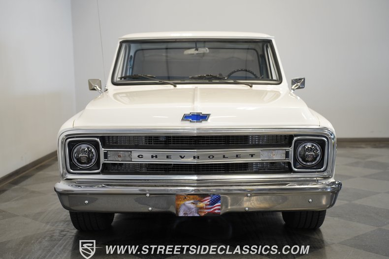Chevrolet-C10-1970-White-Blue-30