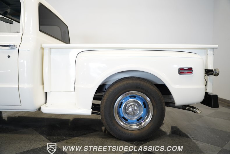 Chevrolet-C10-1970-White-Blue-32