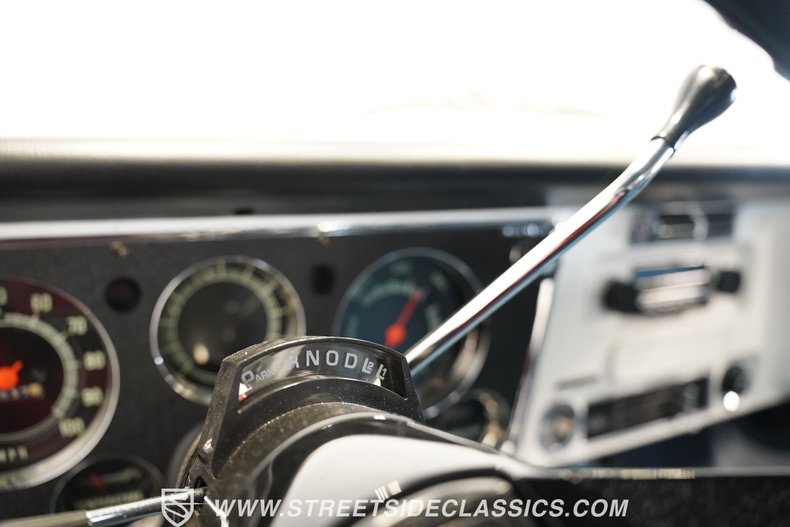 Chevrolet-C10-1970-White-Blue-46