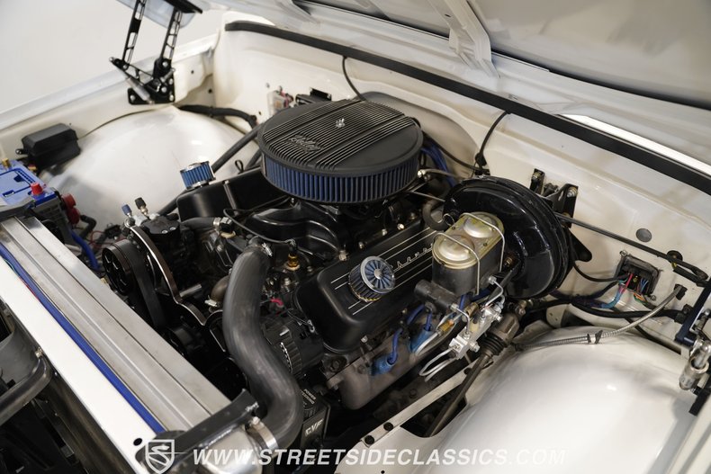 Chevrolet-C10-1970-White-Blue-5