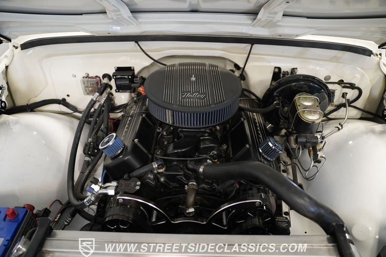 Chevrolet-C10-1970-White-Blue-9