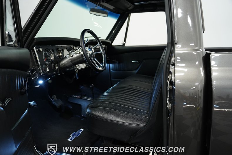 Chevrolet-C10-1971-Magnetic-Metallic-Black-1