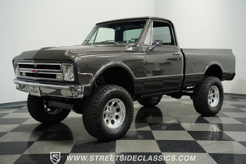 Chevrolet-C10-1971-Magnetic-Metallic-Black-2
