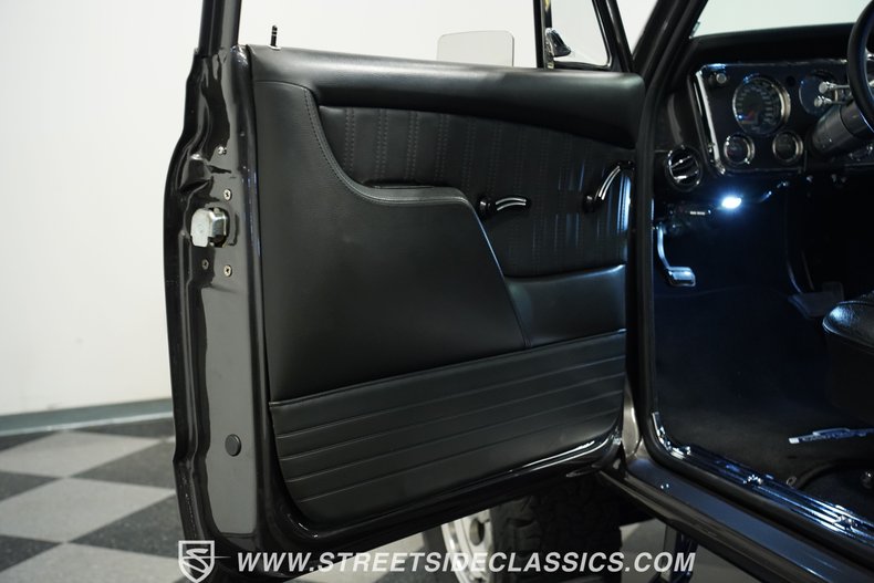 Chevrolet-C10-1971-Magnetic-Metallic-Black-33