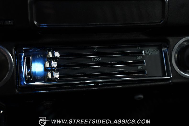 Chevrolet-C10-1971-Magnetic-Metallic-Black-40