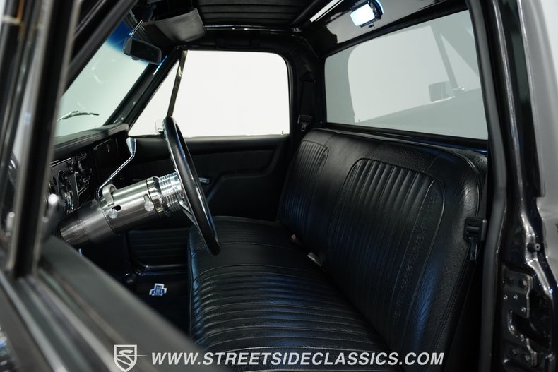 Chevrolet-C10-1971-Magnetic-Metallic-Black-42
