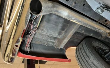 Chevrolet-C10-1972-Bright-Red-Black-12