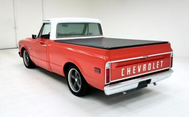 Chevrolet-C10-1972-Bright-Red-Black-2