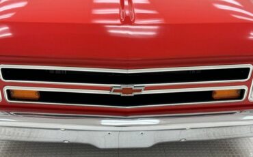 Chevrolet-C10-1972-Bright-Red-Black-22