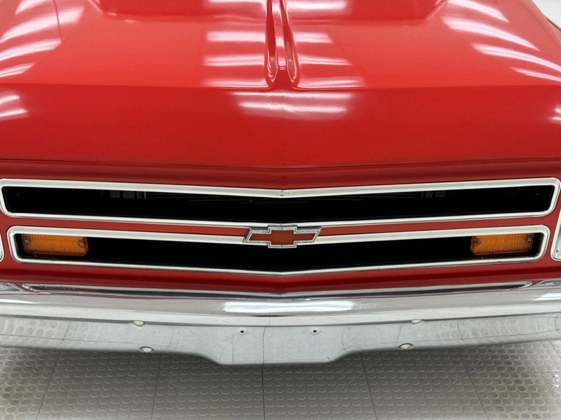 Chevrolet-C10-1972-Bright-Red-Black-22