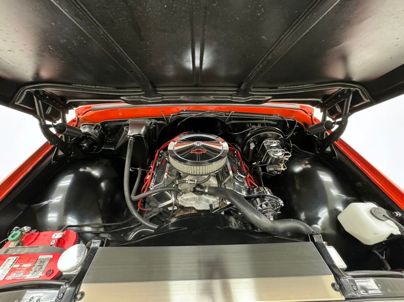 Chevrolet-C10-1972-Bright-Red-Black-35