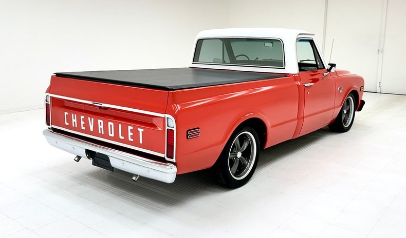 Chevrolet-C10-1972-Bright-Red-Black-4