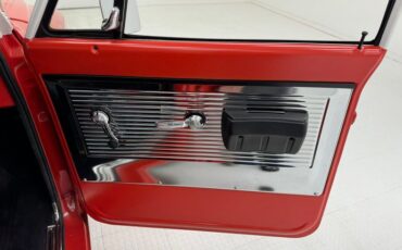 Chevrolet-C10-1972-Bright-Red-Black-43