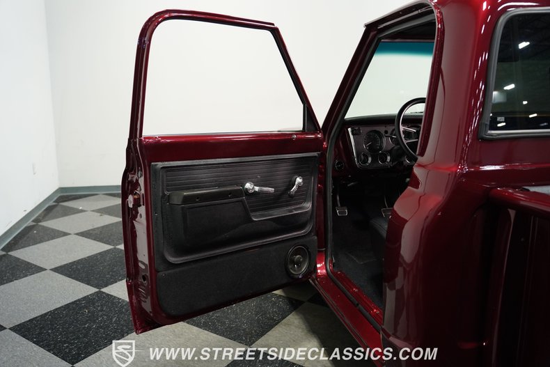 Chevrolet-C10-1972-Maroon-Black-32