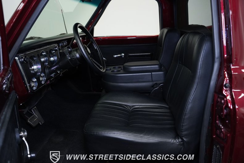 Chevrolet-C10-1972-Maroon-Black-34