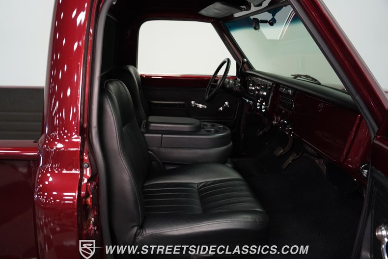 Chevrolet-C10-1972-Maroon-Black-46