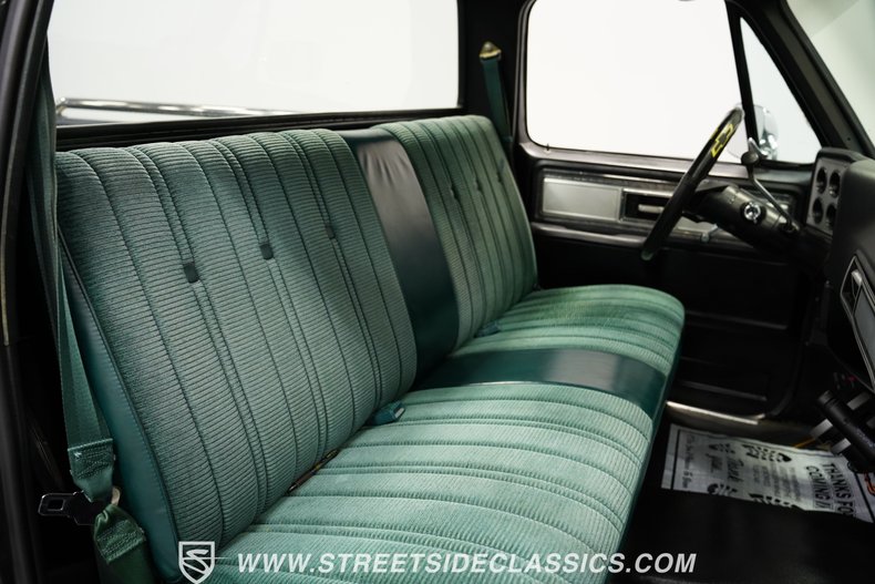 Chevrolet-C10-1978-Black-Green-46