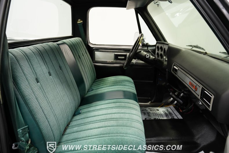 Chevrolet-C10-1978-Black-Green-47