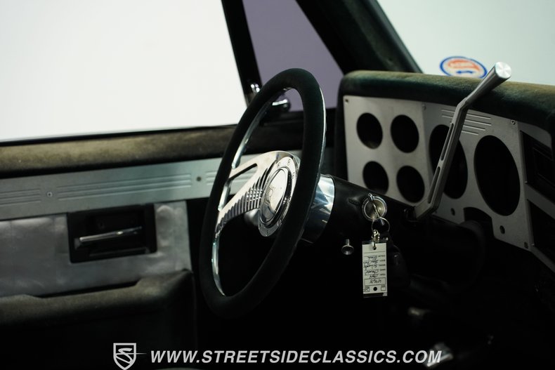 Chevrolet-C10-1984-Black-Black-3
