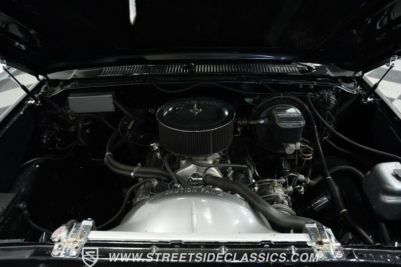 Chevrolet-C10-1984-Black-Black-36
