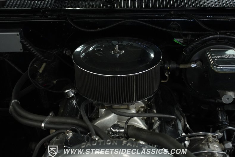 Chevrolet-C10-1984-Black-Black-37